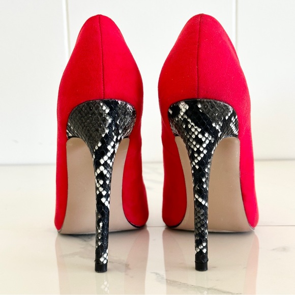 Shoedazzle Dani Classic Pump 7 Red Faux Suede Black Snake Stiletto Heels - Picture 4 of 10